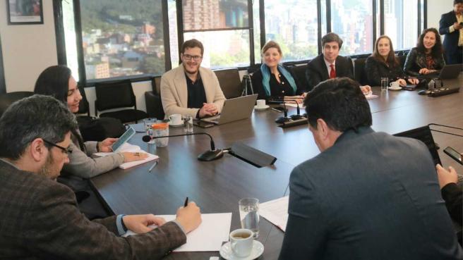 El Ministerio del Trabajo destacó que entre 2022 y 2026 Colombia generó 2.380.000 empleos, el mejor resultado laboral de las últimas décadas, de los cuales el 68 % corresponde a empleos formales. 