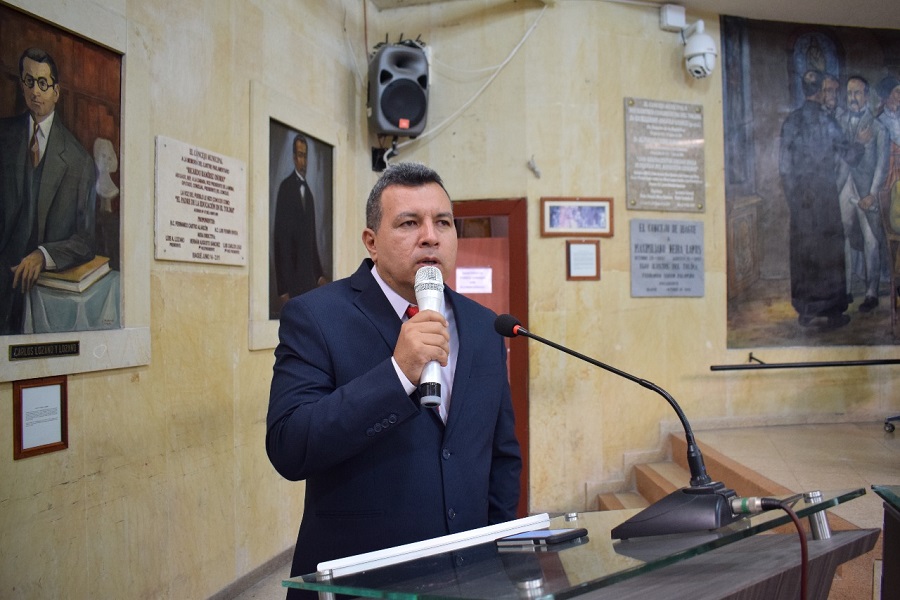 Ariel Augusto Medina , contralor de Ibagué 