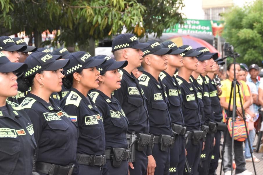 Más de 400 uniformados de la Policía llegan a reforzar la seguridad en ...