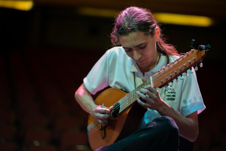 festival_de_la_bandola_y_musica_andina_colombiana.jpeg
