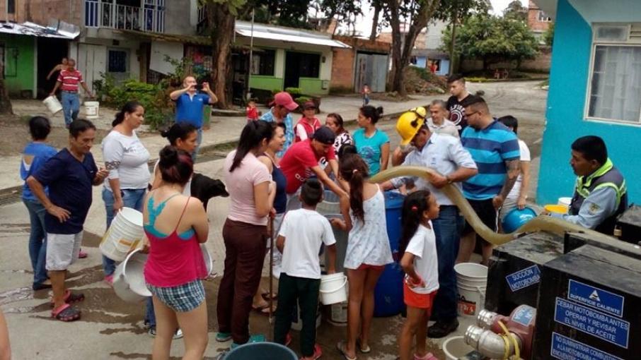 4_apoyo_denuncia_falta_agua3.jpg