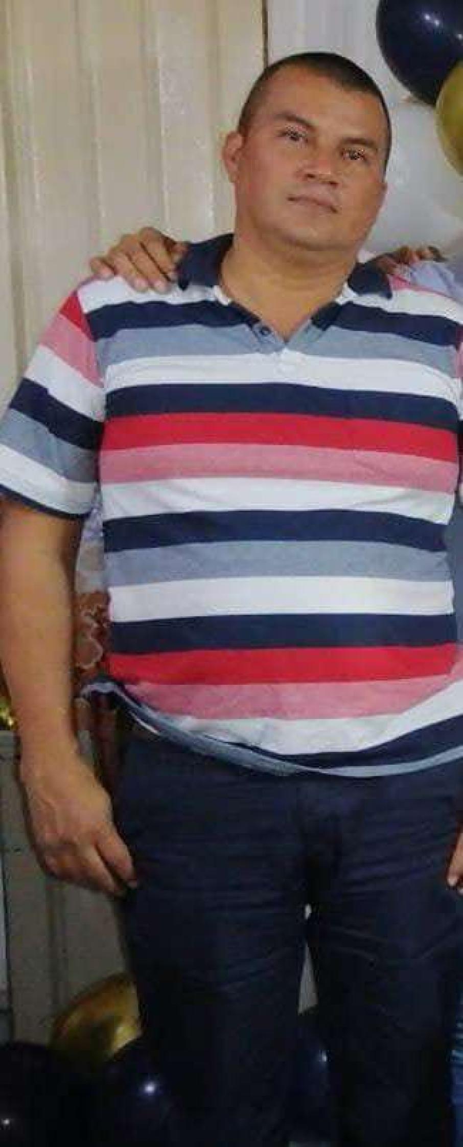 1_apoyo_hombre_ataca_machete1.jpg