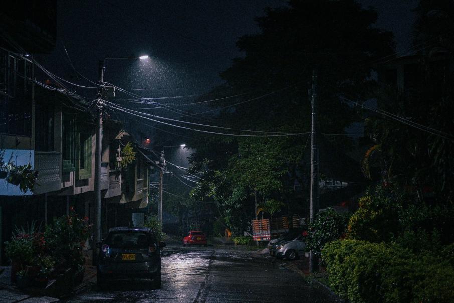 vías en la Urbanización Brisas de Boquerón