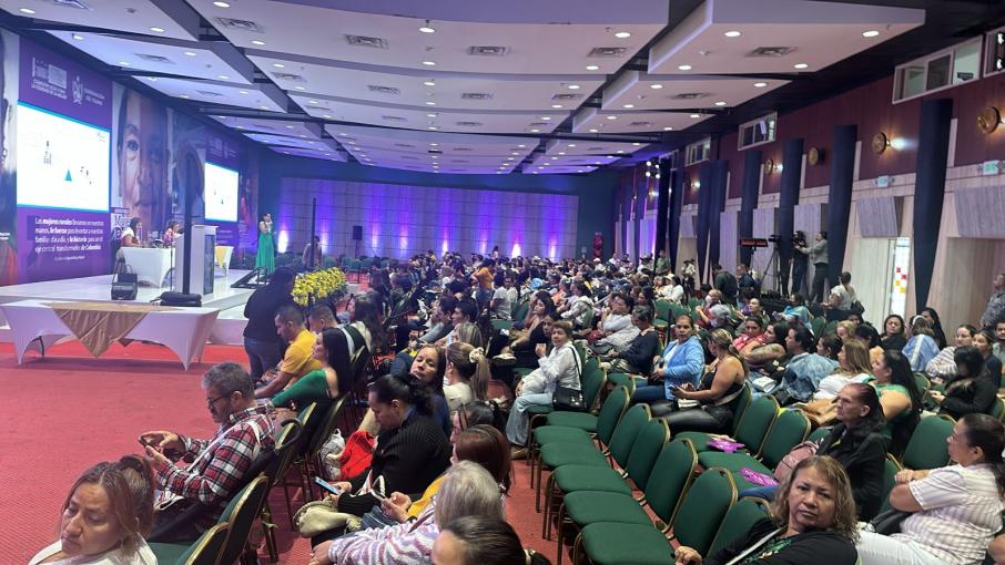 Audiencia de la Mujer en el centro de convenciones Alfonso López Pumarejo de la Gobernación del Tolima