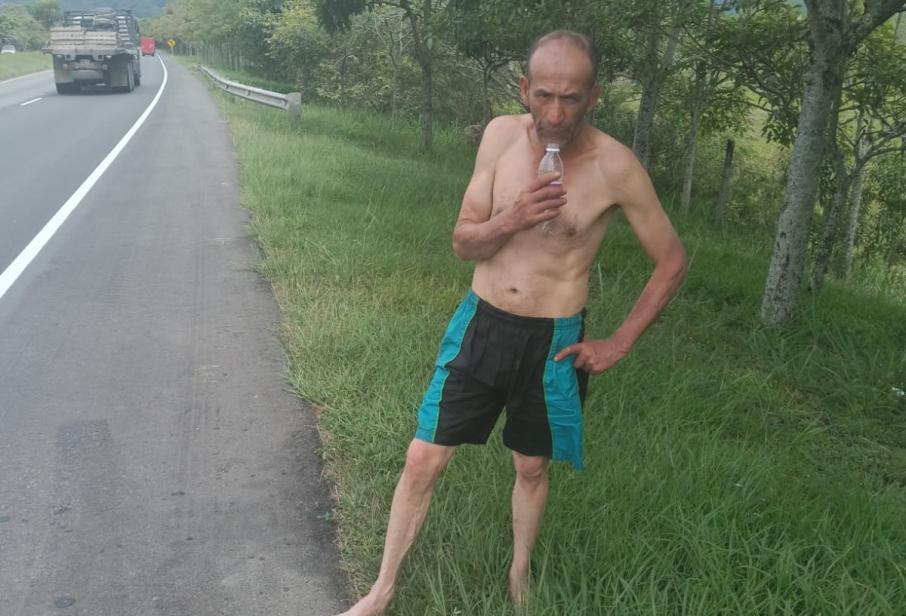 Hombre deambulando