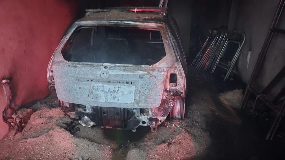 Vehículo incendiado