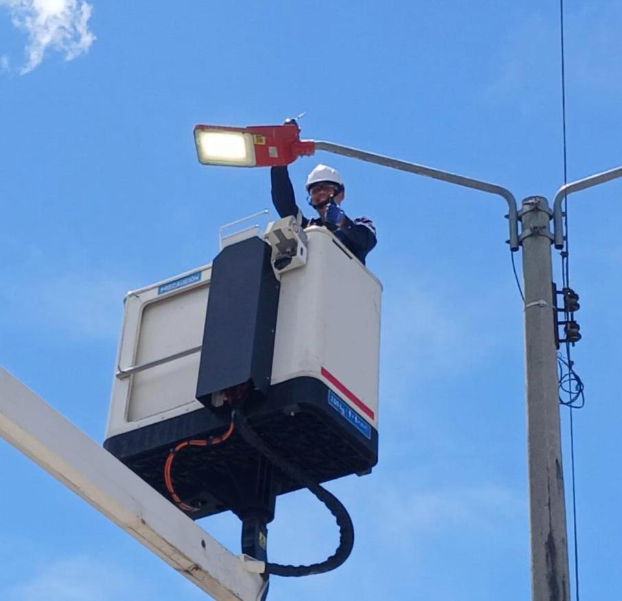 Arreglo de instalaciones de alumbrado público