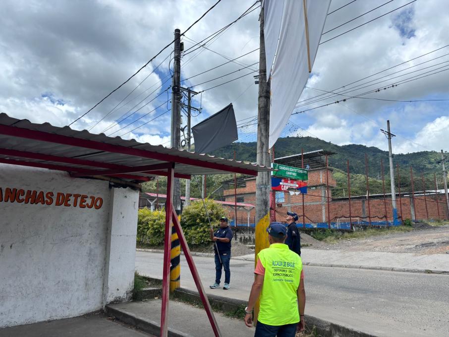 Irregularidad por montaje de propaganda política