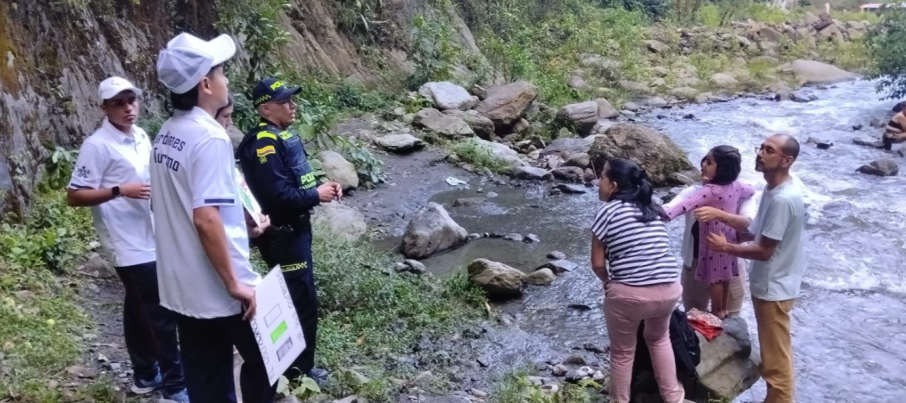 Jornada ambiental en el Cañón del Combeima