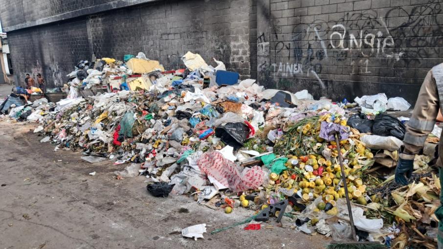 Acumulación de basuras Barrio La Estación