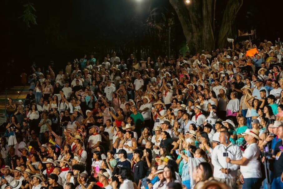 Con aforo completo, la Concha Acústica volvió a ser el epicentro de la fiesta folclórica en Ibagué