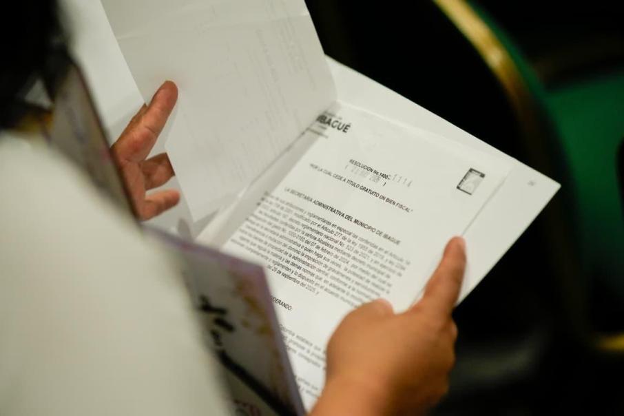 251 familias de Ibagué recibieron títulos gratuitos que las convierten en propietarias de sus viviendas