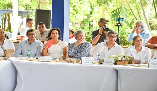 Santiago Vila aeropuerto foro 2024 mayo 16