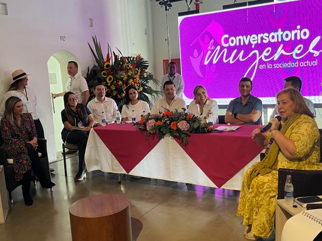 Ibagué Limpia y Universidad de La Rioja entregaron becas "NARDA" a mujeres líderes del Tolima