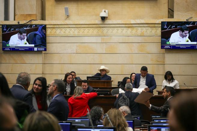 Maratón de aprobación de leyes en el Senado