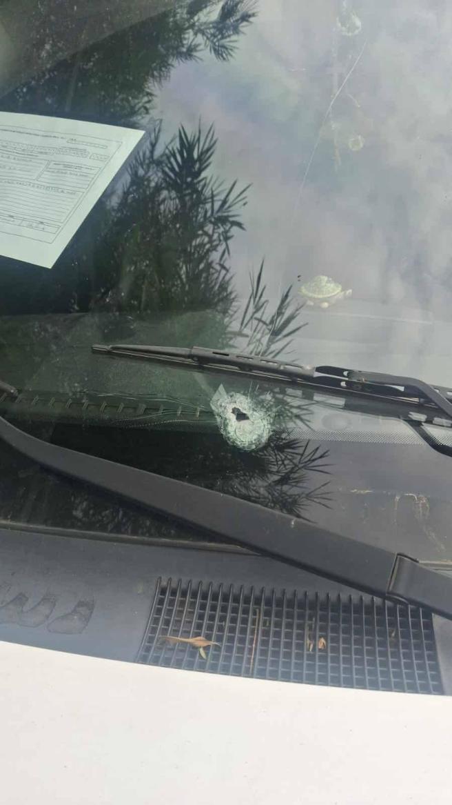 Impacto de bala  vehículo en la vía que conduce de Olaya a Chaparral en el Tolima