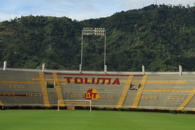 Tribuna Sur del Estadio Manuel Murillo Toro.