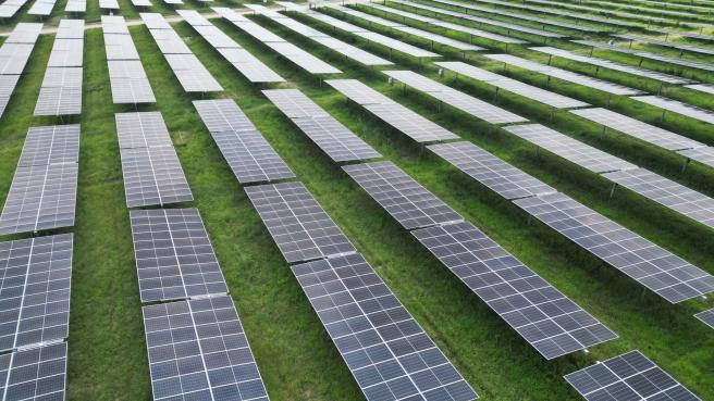 Paneles de energía solar en el Tolima