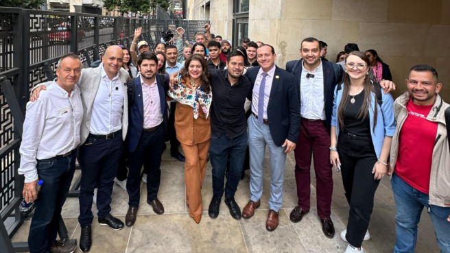 Bancada Provida demandó circular de la SuperSalud que auitoza el cambio de sexo en menores de edad.