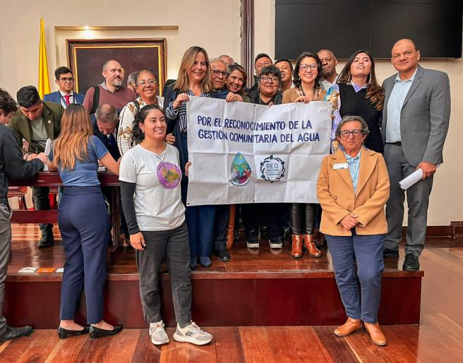 A sanción presidencia pasó la ley de acueductos comunitarios.