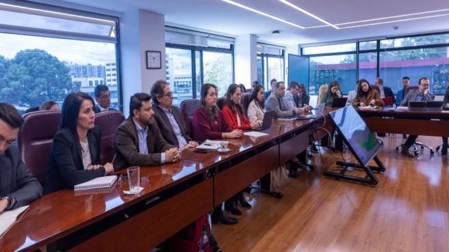 Los anuncios protegen a las familias, a los taxistas, a los pequeños negocios, y mantienen seguro el funcionamiento del país.