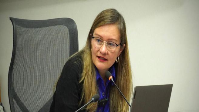 Cielo Rusinque abnadona el cargo de Superintendente de Industria y Comercio.