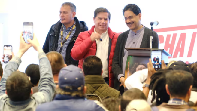Jaun Feernando Cristo y su movimienbto En Marcha se unierona  la campaña de Iván Cepeda y Aida Quilcué.