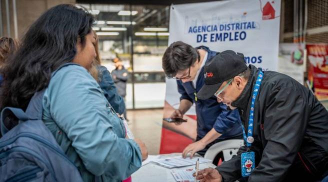 Sigue a la baja la tasa de desmpleo en Colombia.