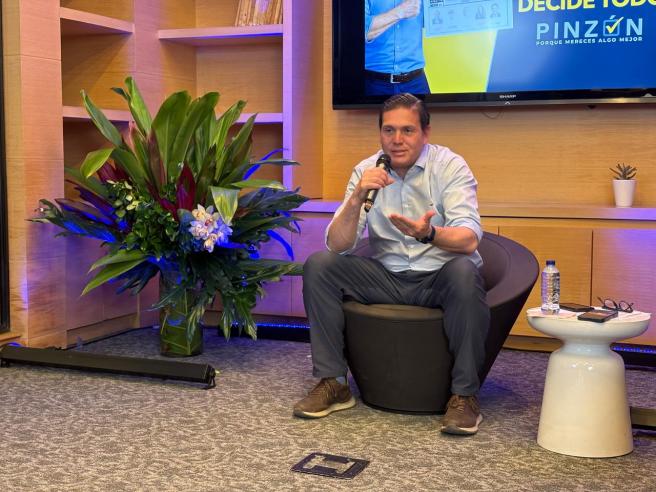 Juan Carlos >Pinzón,candidato a la Gran Consulta por Colombia.