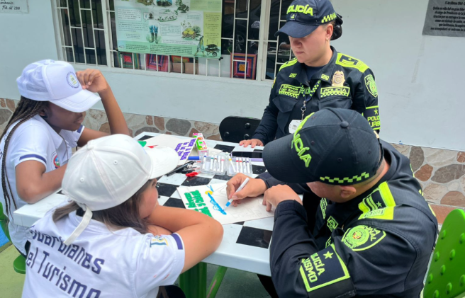 Autoridades realizan actividades de concientización ambiental