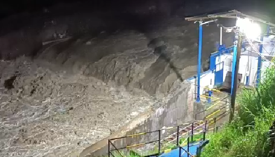 Estado Rio Combeima por fuertes lluvias