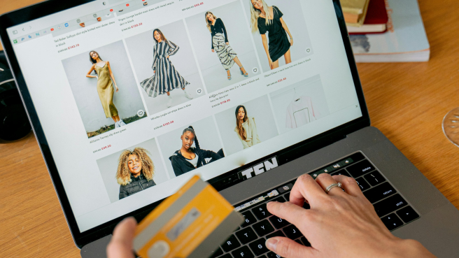 De acuerdo con la Cámara Colombiana de Comercio Electrónico, el e-commerce en Colombia superó los $80 billones en ventas durante 2024.