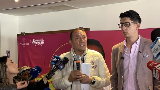 Los ministros de Trabajo, Antonio Sanguino y de de Educación, Daniel Rojas.