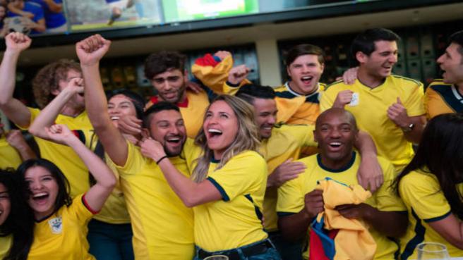 ●	Según Raddar, el 78% de los hogares colombianos seguirá el Mundial, y uno de cada cuatro aficionados que verá los partidos fuera de casa lo hará en centros comerciales o parques.