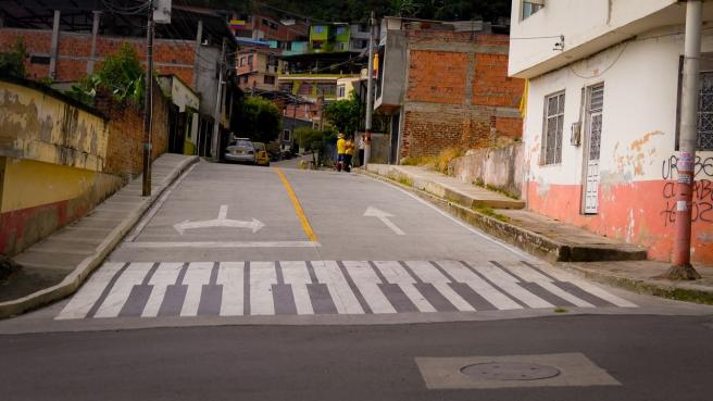 El barrio 20 de julio estrenó vía pavimentada tras años de espera