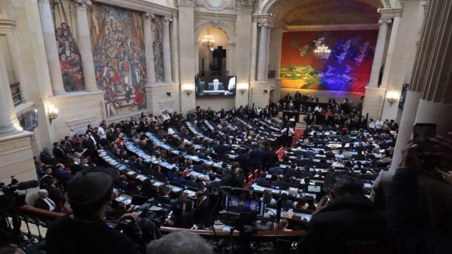 Se disciute la autorización para el trasado del Congreso a Cali para la posesión de Abelardo de la Espriella como Presidente de la República.