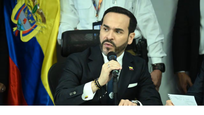 A Quindó, junto con los minstros de Salud y Defensa voaja el presidente Abelardo de la Espriella.