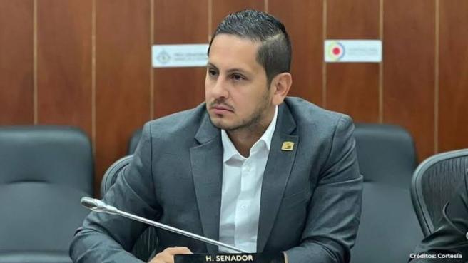 Esteban Quintero, senador.