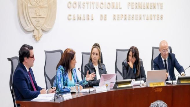 Alexandra Falla Zerrate, ministra de Tecnologías de Información y las Comuncaciones.s