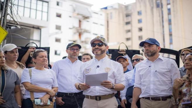 En Cali el presidente Abelardo de  la Espriella y el ministro de  Vivienda Jaime Andés Beltran anunciaron plan de reconstrucción para los estratos 4, 5 y 6.