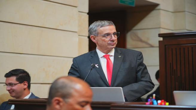El ministro de Hacienda, Miguel Gómez, agradeció al Congreso la aporbación del Presupuesto para 2027.