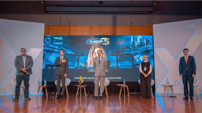 El vicepresidente de la República, José Manuel Restrepo, y el ministro de Comercio, Industria y Turismo, Mauricio Gómez Amín, acompañaron el 75.º Congreso Nacional de ACOPI, un encuentro que reunió a representantes del sector empresarial para reconocer el aporte de las mipymes al desarrollo productivo y la generación de empleo en Colombia.
