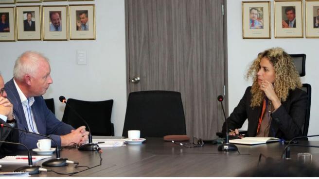 Natalia López, mintra de Trabajo se reunió conndirectivos del sindicalismo internacional.