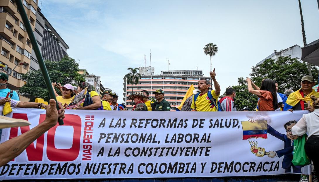 Marcha contra Petro 2024 abril 22