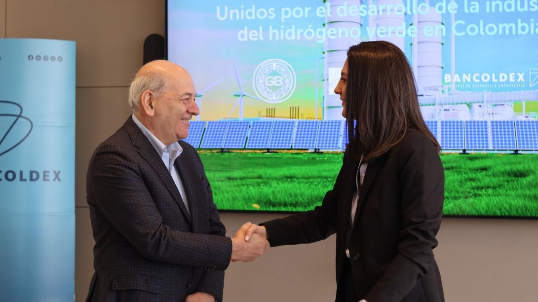 Rafael Herz, vicepresidente de Estructuración y Banca de Inversión del FDN y Maria José Naranjo, vicepresidente de Estrategia Corporativa de Bancóldex