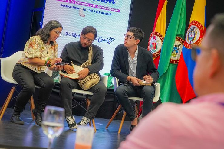 El ministrpo de Educación Daniel Rojas se reunió con secretarios del ramo de distinta regiones del país.