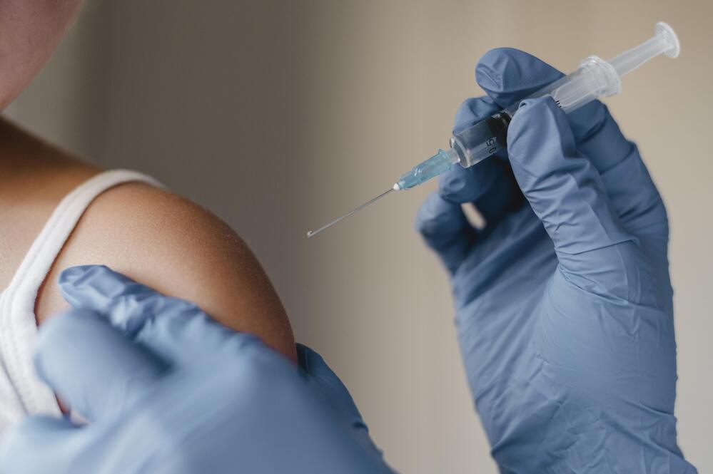 Recomiendan vacunación contra la influenza.