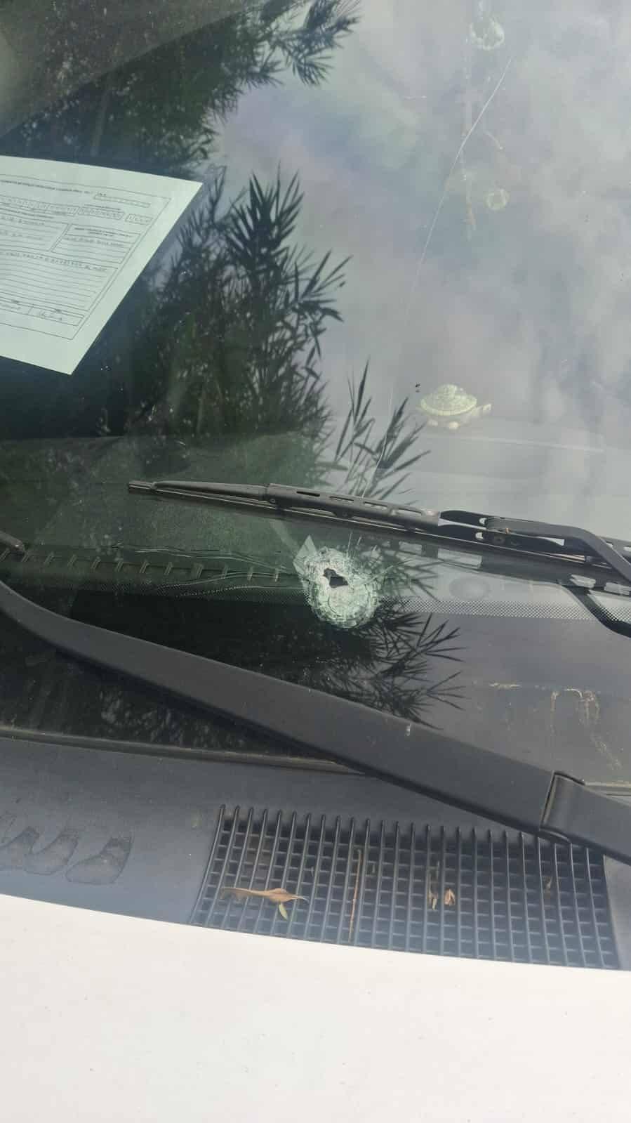 Impacto de bala  vehículo en la vía que conduce de Olaya a Chaparral en el Tolima