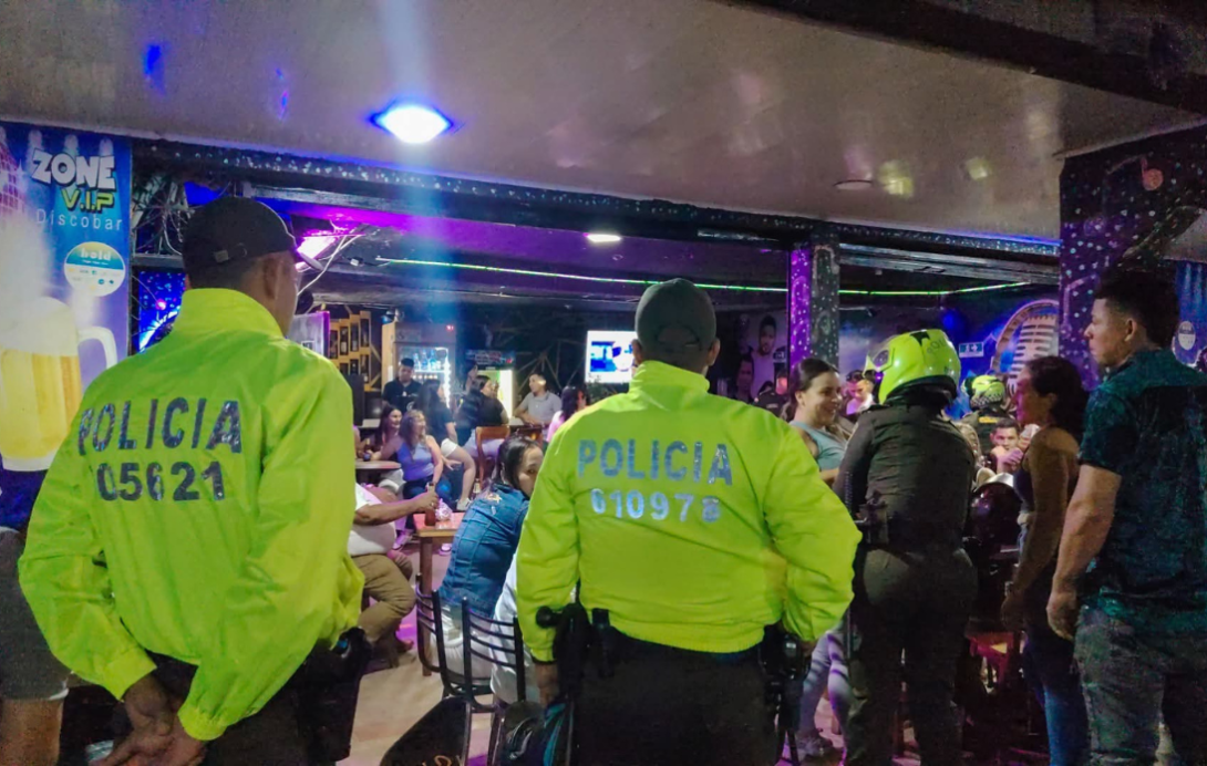policía
