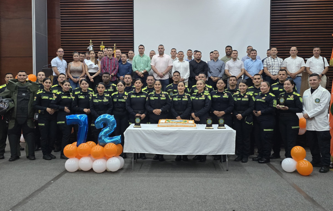 policía